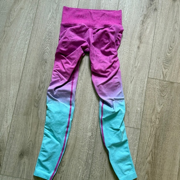 Miracle Seamless Legging in Candy Floss - Picture 2 of 3